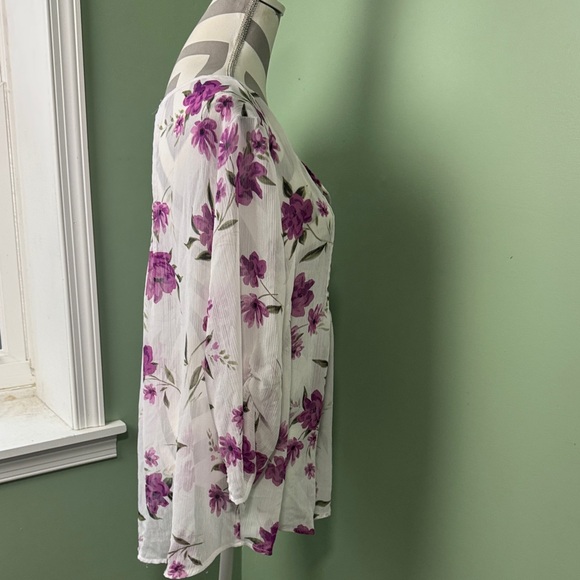 Torrid Purple and White Floral Blouse size 1 - Picture 6 of 7